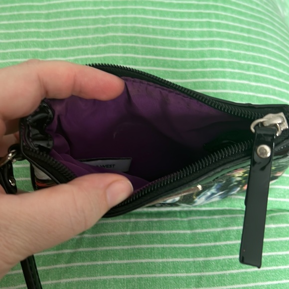 Floral wristlet - Picture 3 of 3